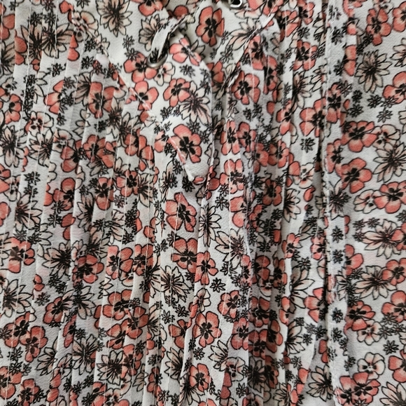 Torrid Floral Print Women's Top Size 2 - Picture 5 of 7